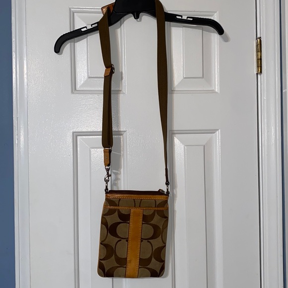 Coach Crossbody - Picture 1 of 5